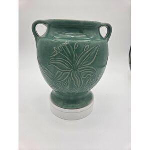 Large Vintage USA Art Pottery 9 Inch Lily Vase
